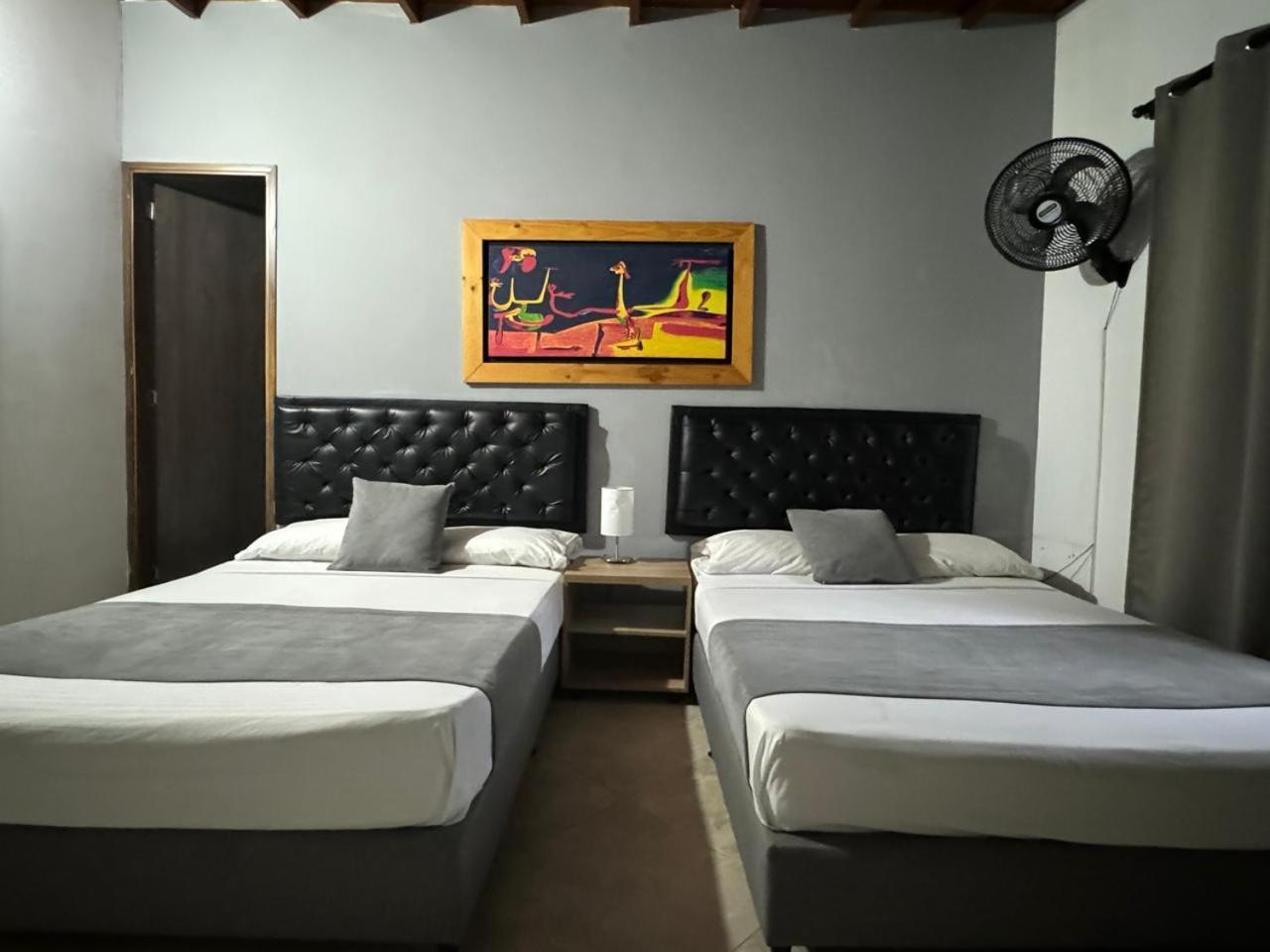 Hotel Gemas San Joaquin 1 Medellín Exteriér fotografie