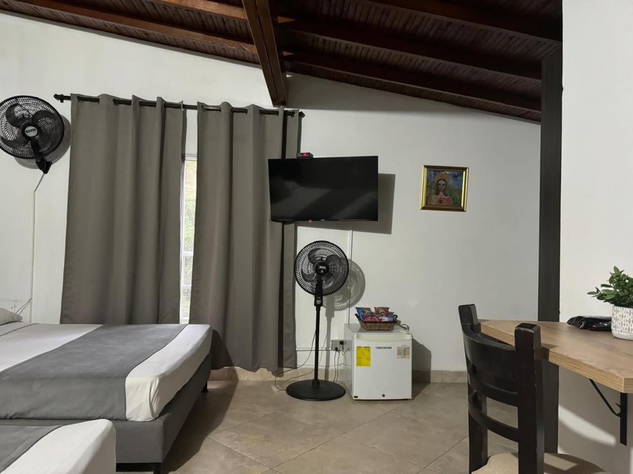 Hotel Gemas San Joaquin 1 Medellín Exteriér fotografie