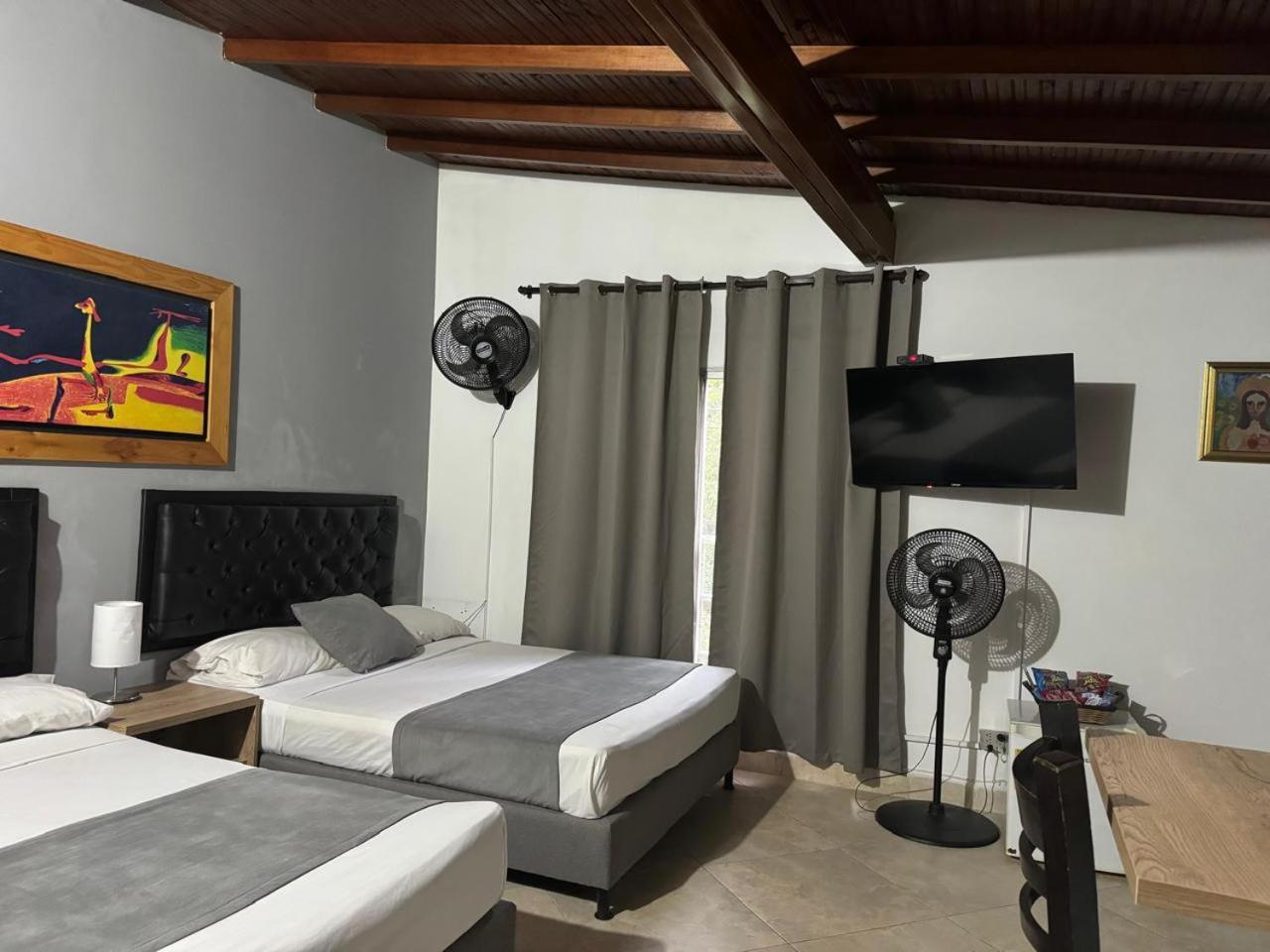 Hotel Gemas San Joaquin 1 Medellín Exteriér fotografie