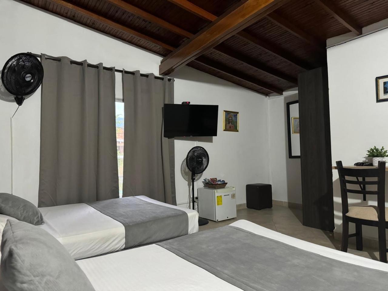 Hotel Gemas San Joaquin 1 Medellín Exteriér fotografie