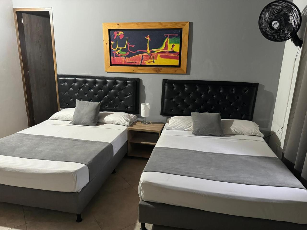Hotel Gemas San Joaquin 1 Medellín Exteriér fotografie